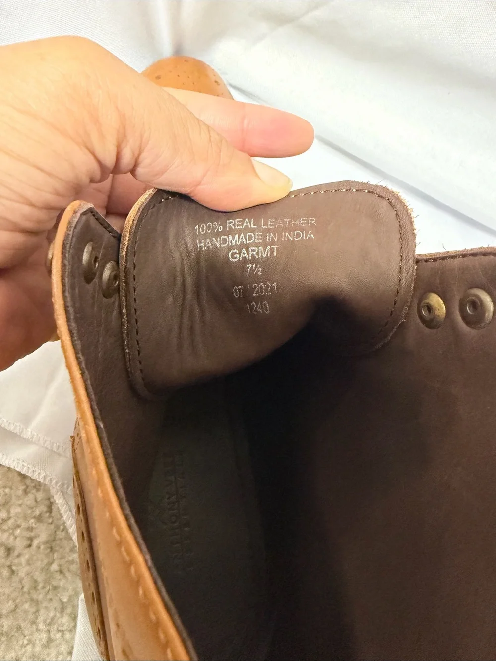 Men's Tan Leather Brogue Chukka Boots with Lace-Up Closure